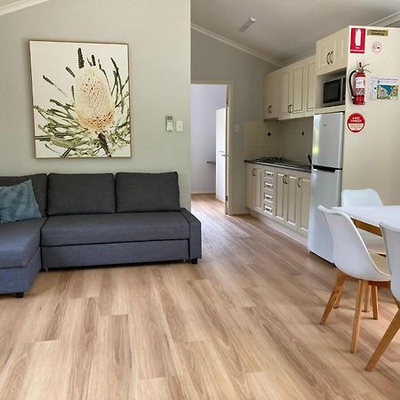 Landsborough Holiday Park Экстерьер фото
