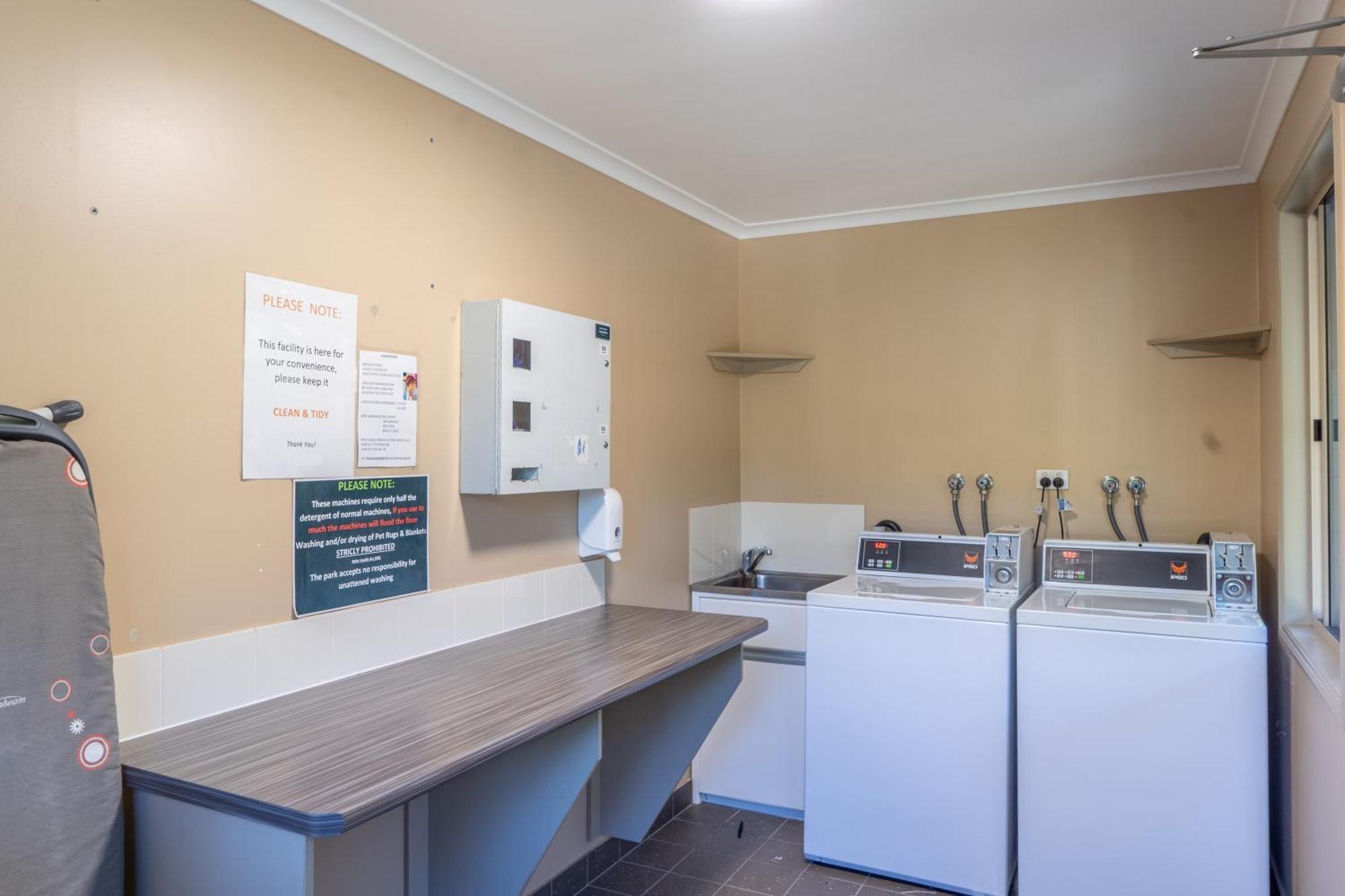 Landsborough Holiday Park Экстерьер фото