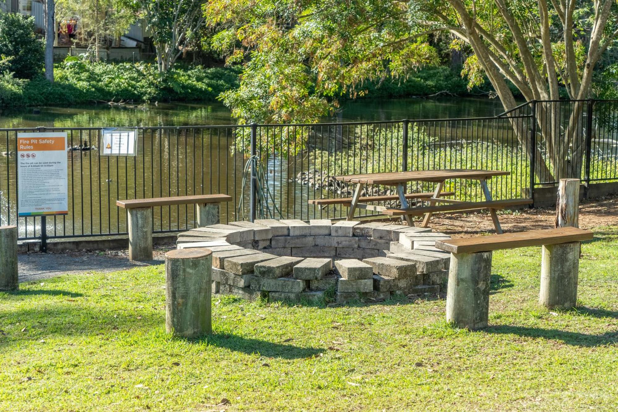 Landsborough Holiday Park Экстерьер фото